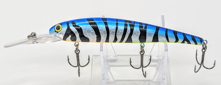 S Bandit Suspending Minnow Walleye Deep Seaweed - Fin Feather Fur Outfitters Bandit Lures Bdtsmd82 Suspending Minnow (clear Hook